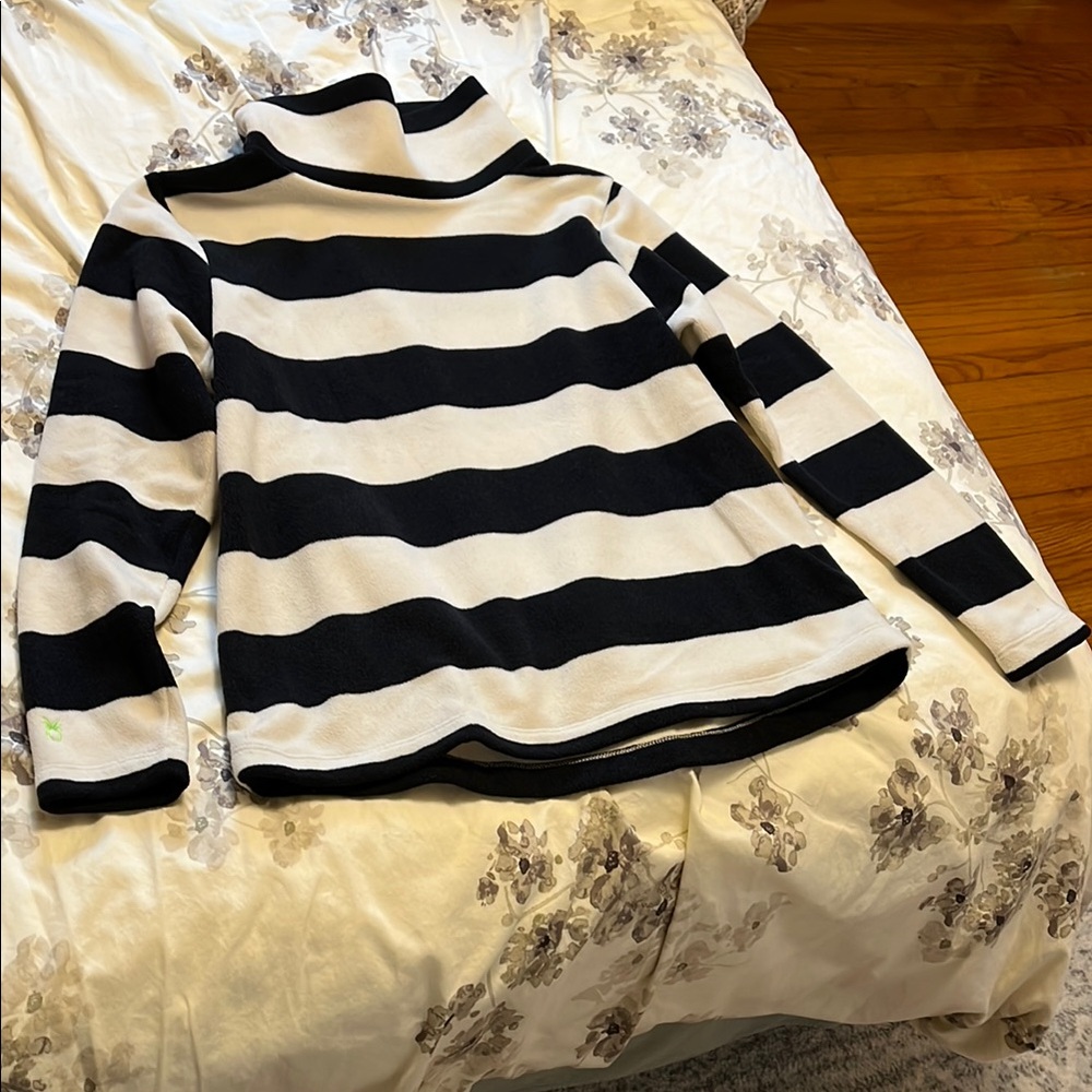 Dudley Stephens Cream and Black green point Fleece